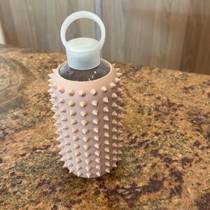 Bkr Spiked Big Water Bottle 1L (32OZ)